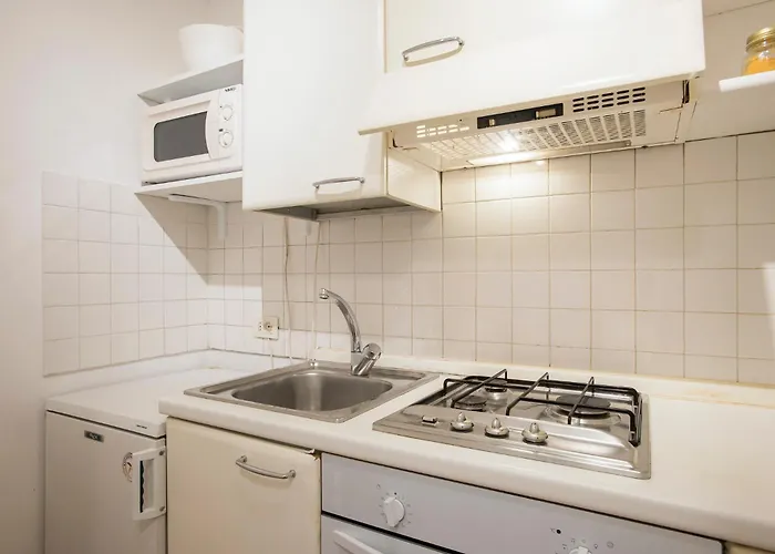 Apartment Eri's Rom