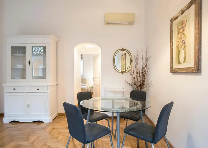 Apartment Eri's Rom